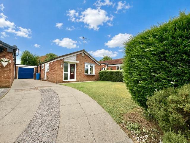 Bungalow for sale in Guide Bridge, Greenheys