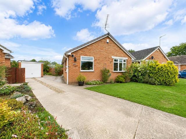 Bungalow for sale in Copmanthorpe, York