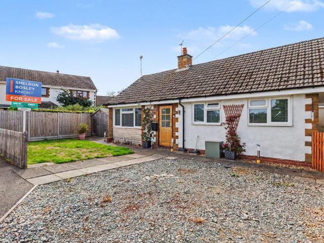 Bungalow for sale in Alderminster, Warwickshire
