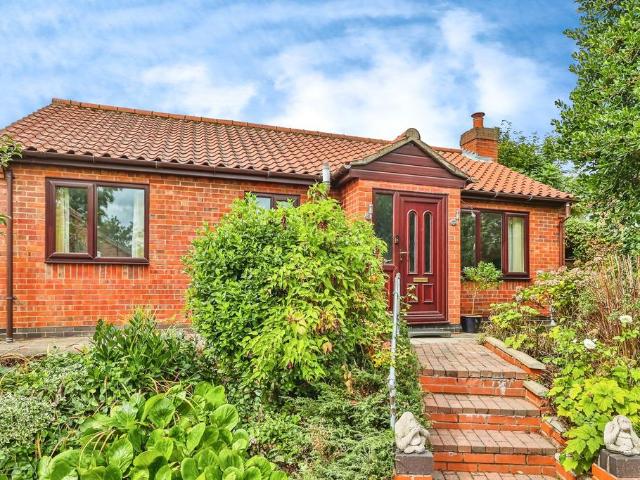 Bungalow for sale in Gedling