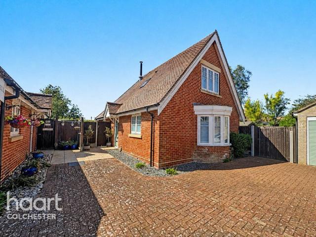 Bungalow for sale in Fordham Heath, Essex