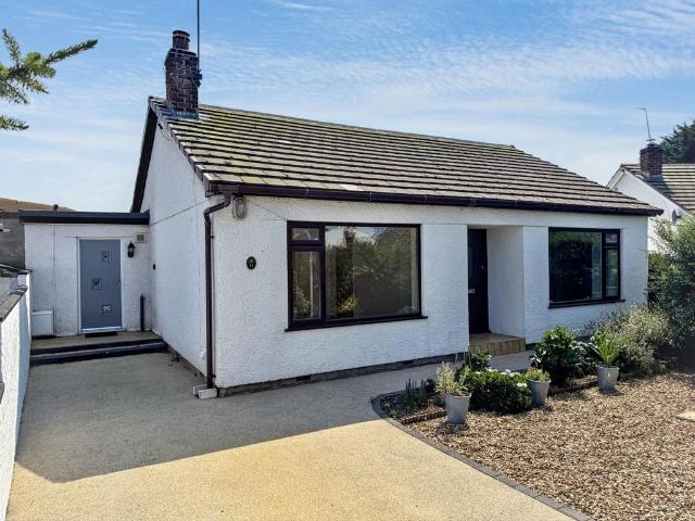 Bungalow for sale in Towyn, Wales