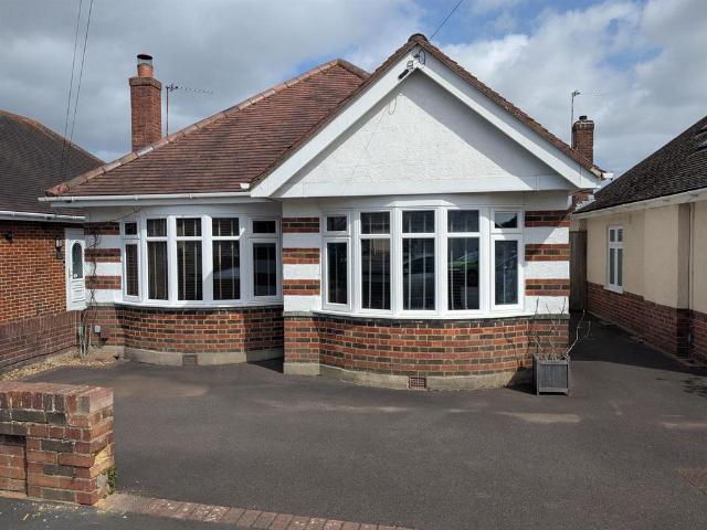 Bungalow for sale in Muscliff, Bournemouth