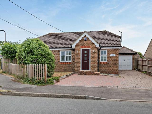 Bungalow for sale in Midway, Kent