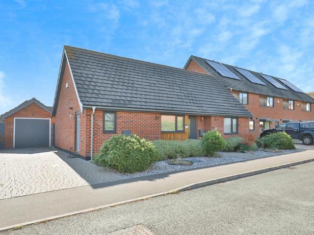 Bungalow for sale in Swan's Nest, East Tuddenham