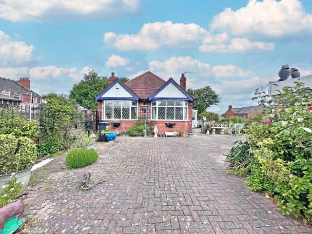 Bungalow for sale in Dudley Port, West Midlands