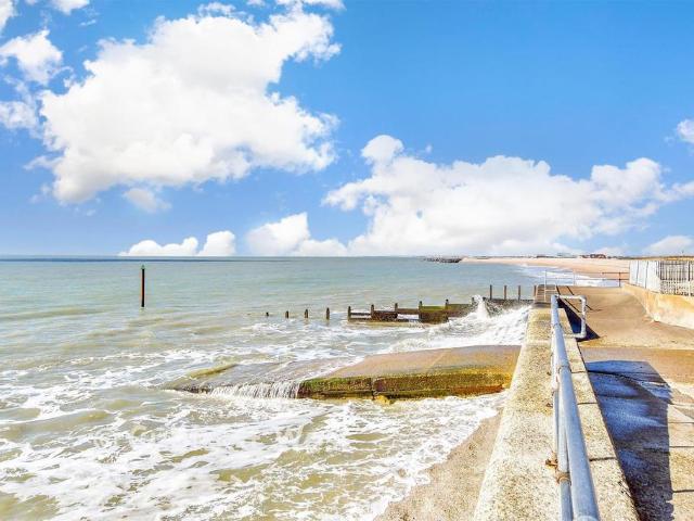 Bungalow for sale in Littlecote, West Sussex