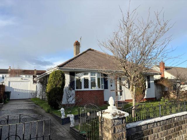 Bungalow for sale in Clevedon, North Somerset