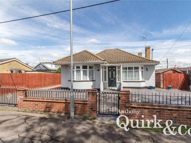 Bungalow for sale in Leigh Beck, Essex