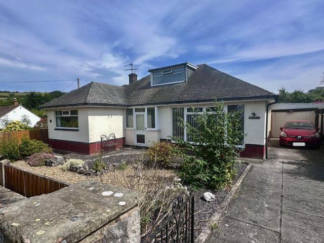 Bungalow for sale in Old Colwyn, Wales