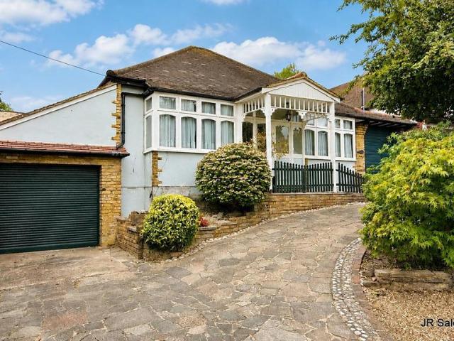 Bungalow for sale in Fretherne, Hertfordshire