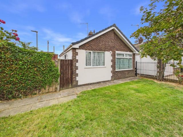 Bungalow for sale in Bransholme, Hull