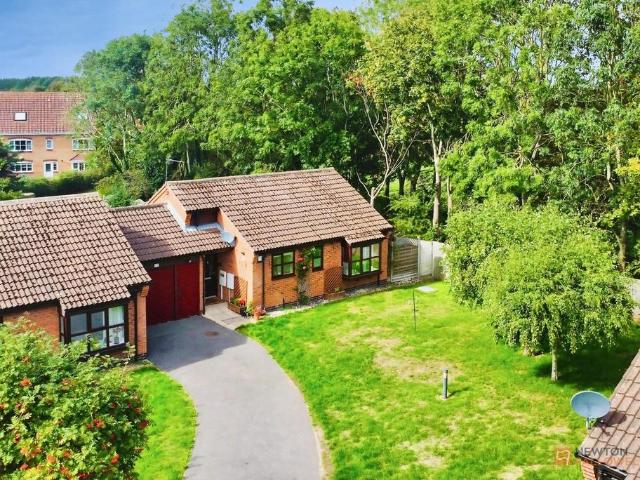 Bungalow for sale in Elmfield, Leicestershire