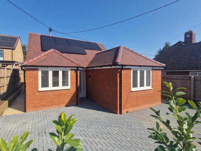 Bungalow for sale in Berrick Salome, Oxfordshire