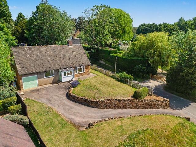 Bungalow for sale in Evershot, Oxfordshire
