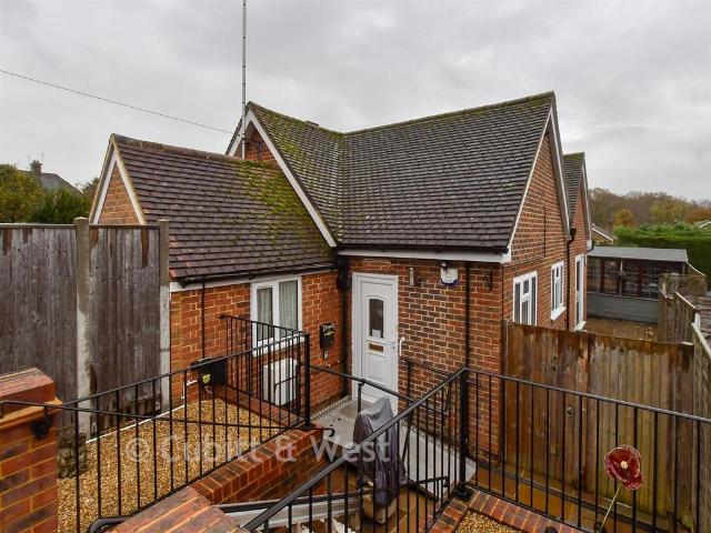 Bungalow for sale in Cox Green, Horsham