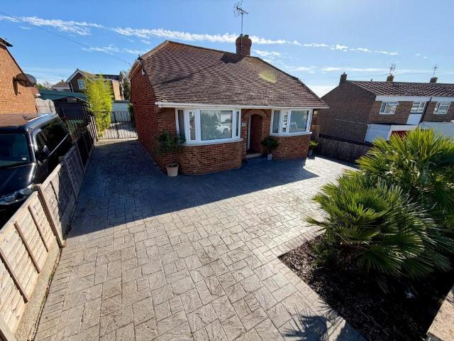 Bungalow for sale in Hampton, The Bridge