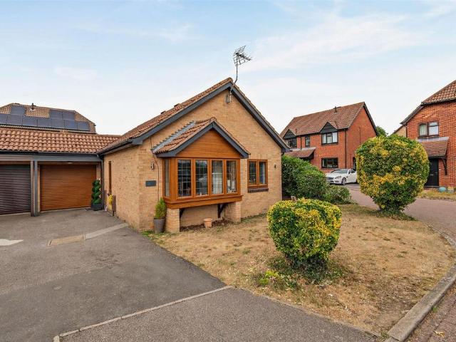 Bungalow for sale in Midway, Kent
