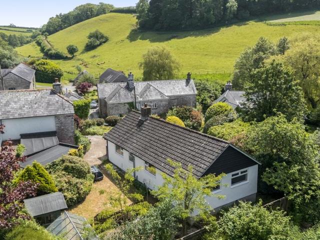 Bungalow for sale in Strode, Devon