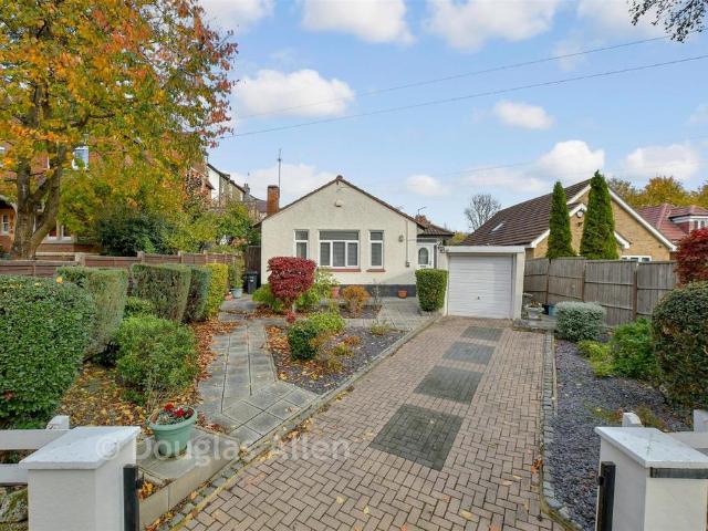 Bungalow for sale in Woodford Green, Greater London