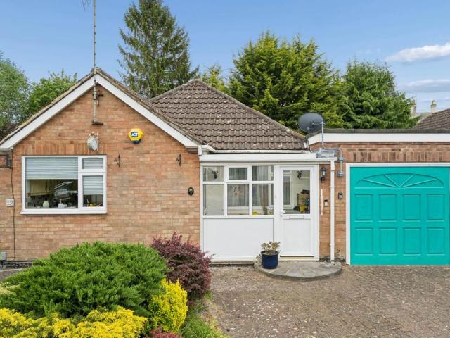 Bungalow for sale in Pouchen End, Hertfordshire
