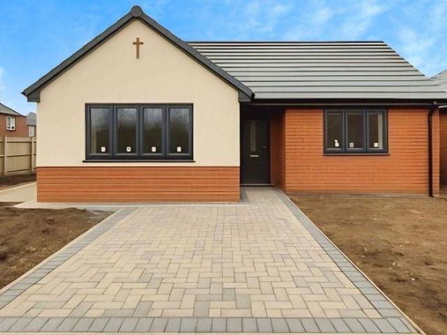Bungalow for sale in Chadsmoor, Staffordshire