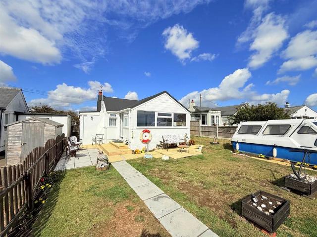 Bungalow for sale in Stokesby, Norfolk
