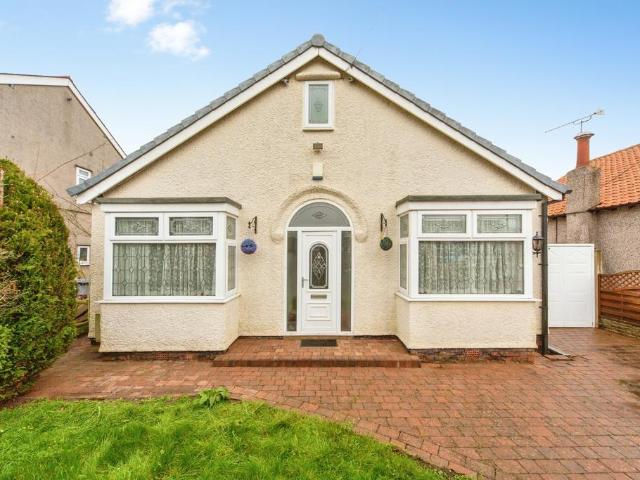 Bungalow for sale in Moreton, Wirral