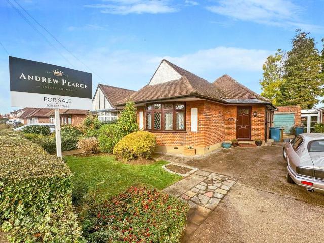 Bungalow for sale in Lane, Greater London