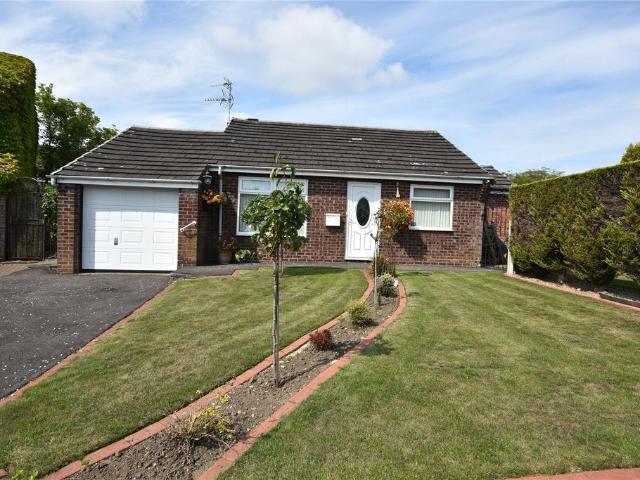 Bungalow for sale in Whinmoor, West Yorkshire