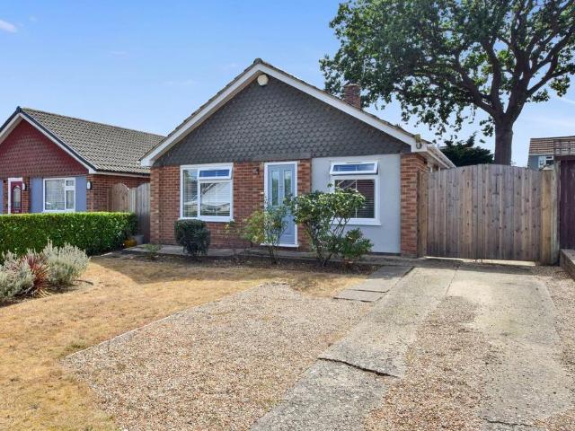 Bungalow for sale in Chatham