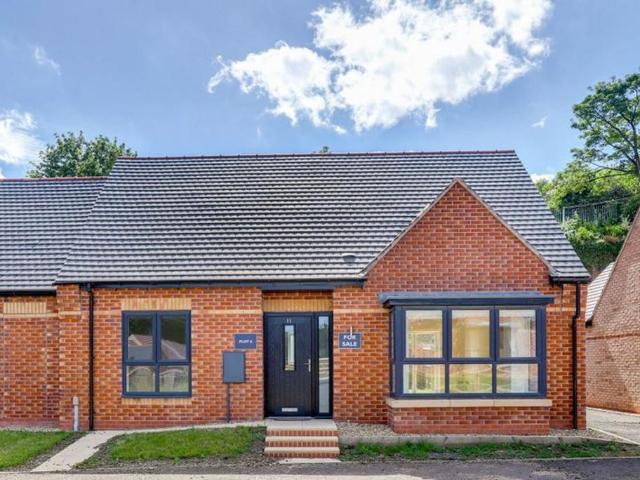 Bungalow for sale in Potters Corner, East Midlands