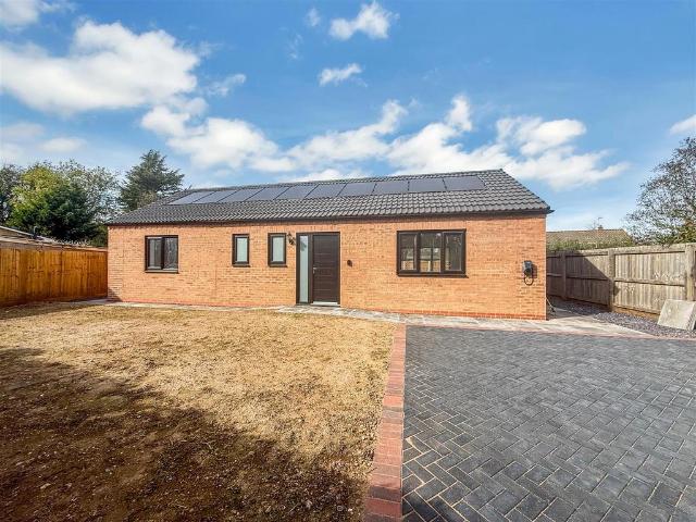 Bungalow for sale in Radcliffe on Trent, Rushcliffe