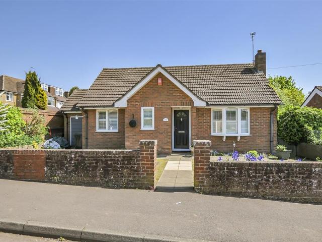 Bungalow for sale in How Wood, Five Acres