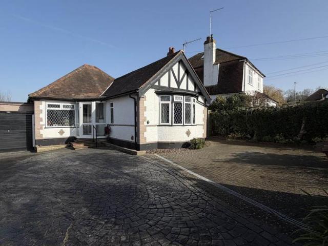 Bungalow for sale in Potters Bar, Hertfordshire