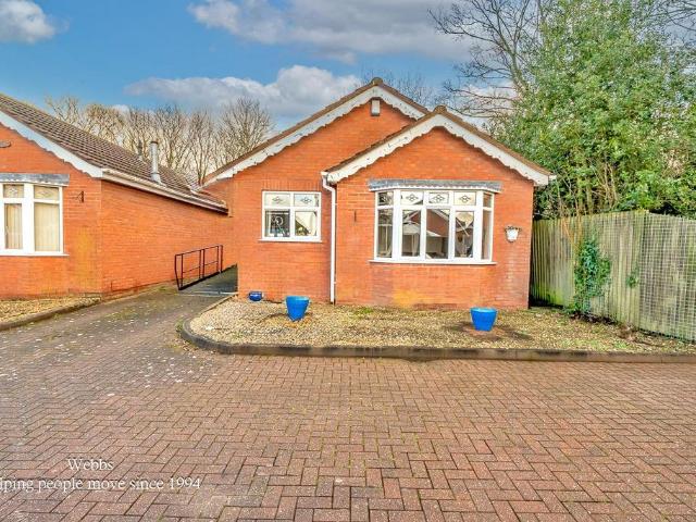Bungalow for sale in Heath Hayes and Wimblebury, Chadsmoor
