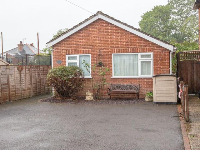 Bungalow for sale in Brokenford, New Forest