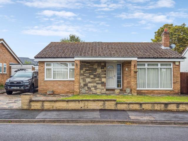 Bungalow for sale in Pinner, Eastcote