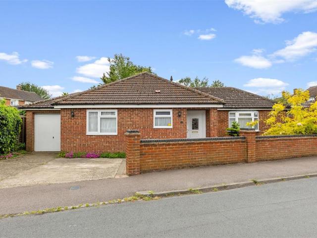 Bungalow for sale in Stotfold, Bedfordshire