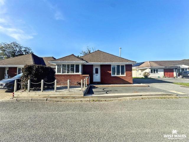 Bungalow for sale in Kilgetty Begelly, Begelly