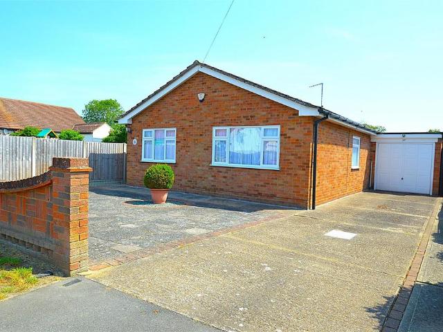 Bungalow for sale in Stroud Green, Barling