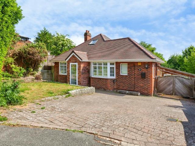 Bungalow for sale in Totteridge, Buckinghamshire