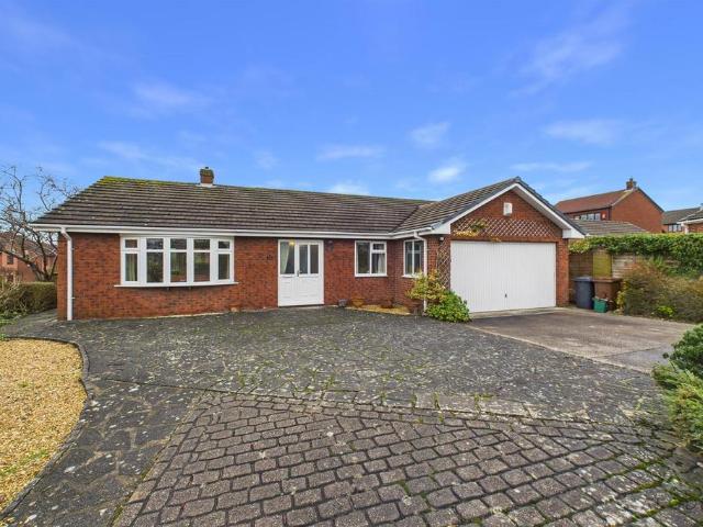 Bungalow for sale in Stretton, East Staffordshire