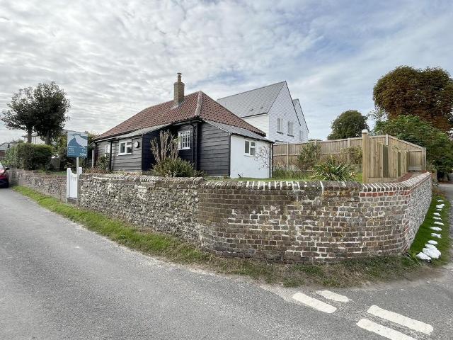 Bungalow for sale in Nelson Park, Ash