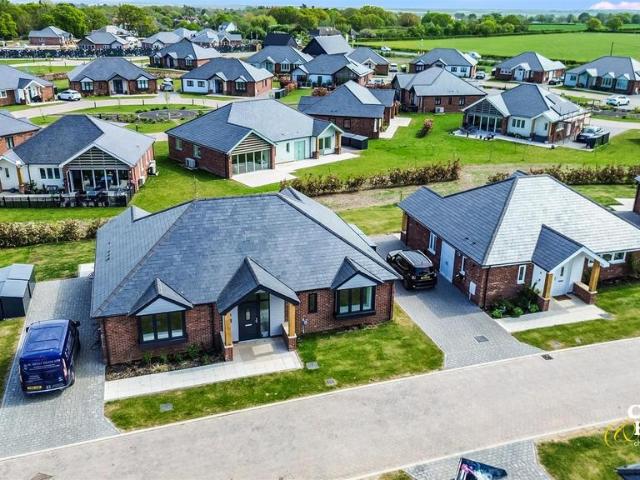 Bungalow for sale in Burnham-on-Crouch, Maldon