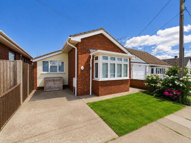Bungalow for sale in Winter Gardens, Essex