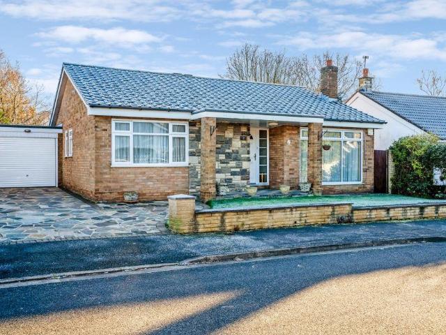 Bungalow for sale in Pinner, Eastcote