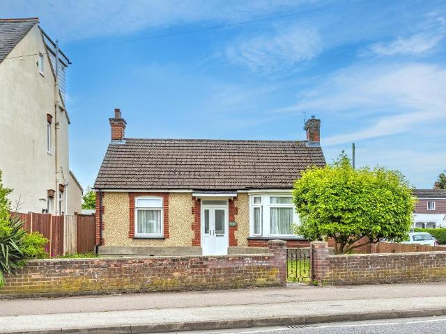 Bungalow for sale in Newnham, Bedford