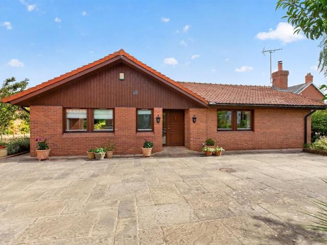 Bungalow for sale in Barholm, Lincolnshire