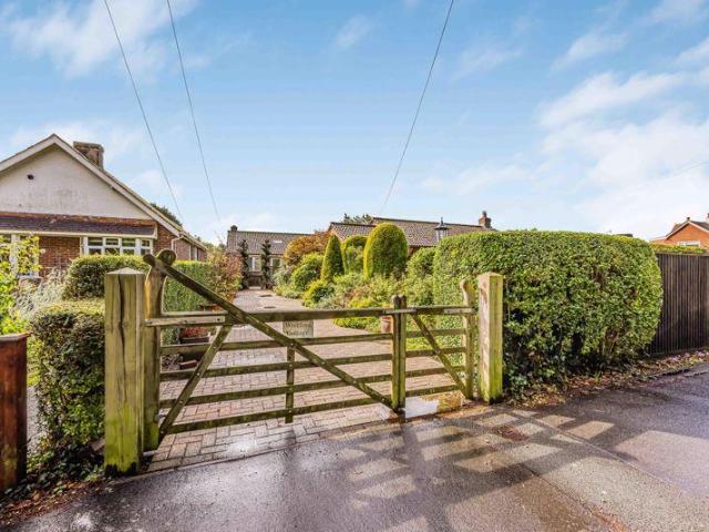 Bungalow for sale in Littlecote, West Sussex